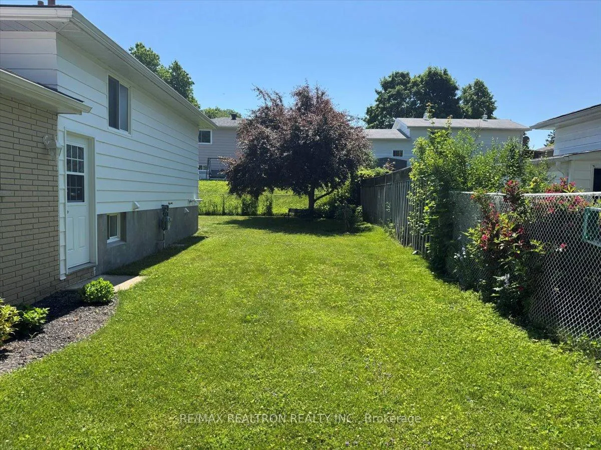 Photo 19 of 1001 Howard Street, Midland — HOMEH