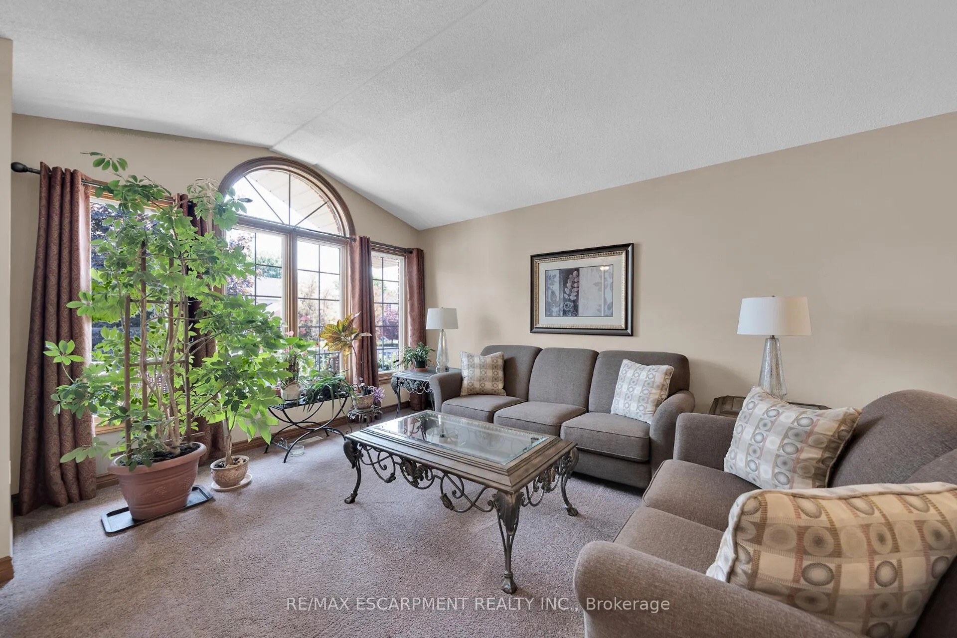 Photo 5 of 212 Alderlea Avenue, Hamilton, Allison — HOMEH