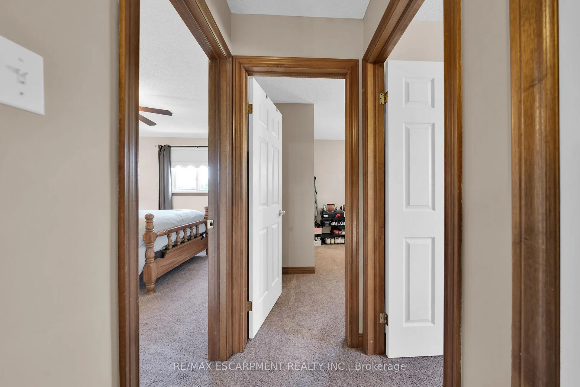 Photo 16 of 212 Alderlea Avenue, Hamilton, Allison — HOMEH