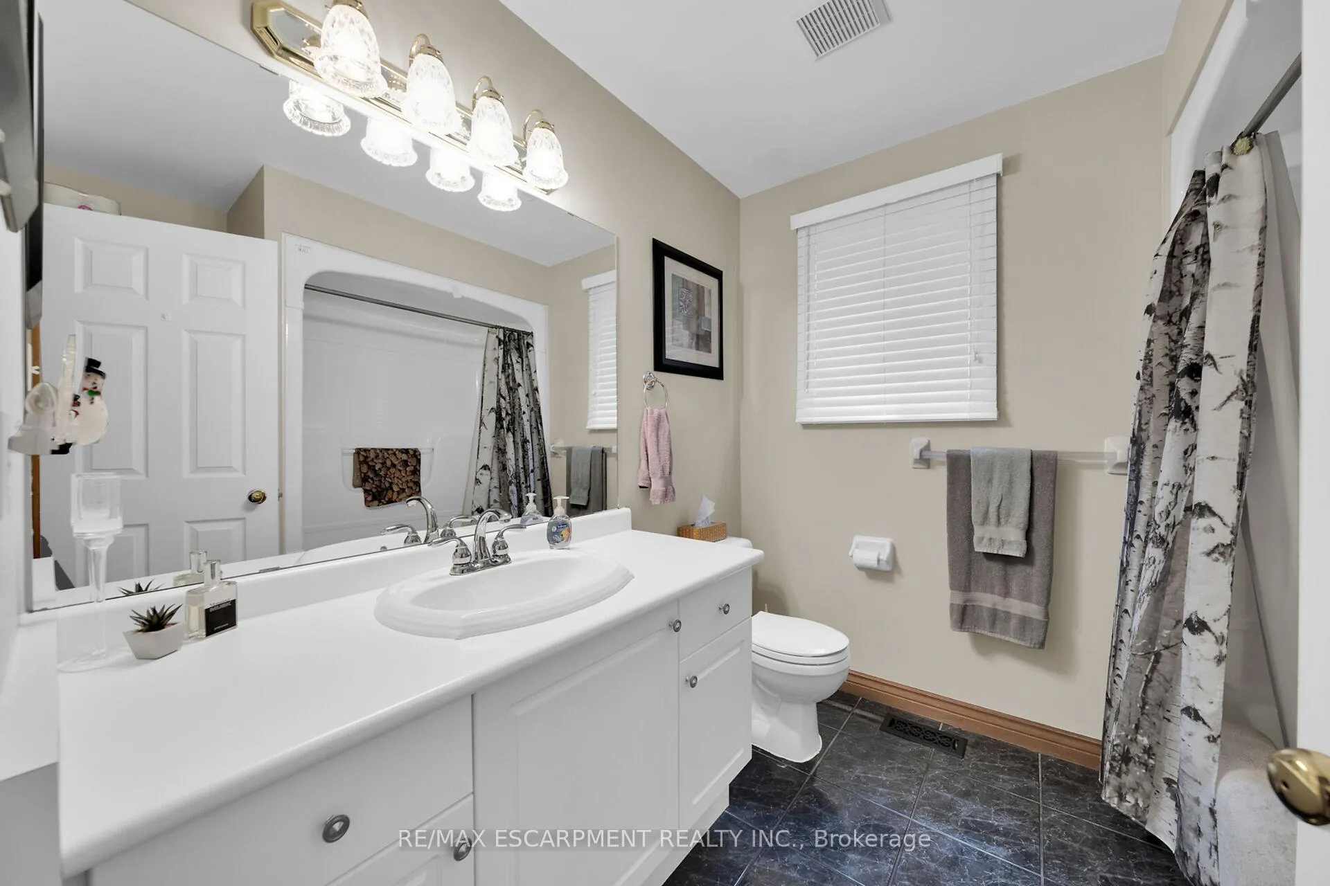 Photo 22 of 212 Alderlea Avenue, Hamilton, Allison — HOMEH