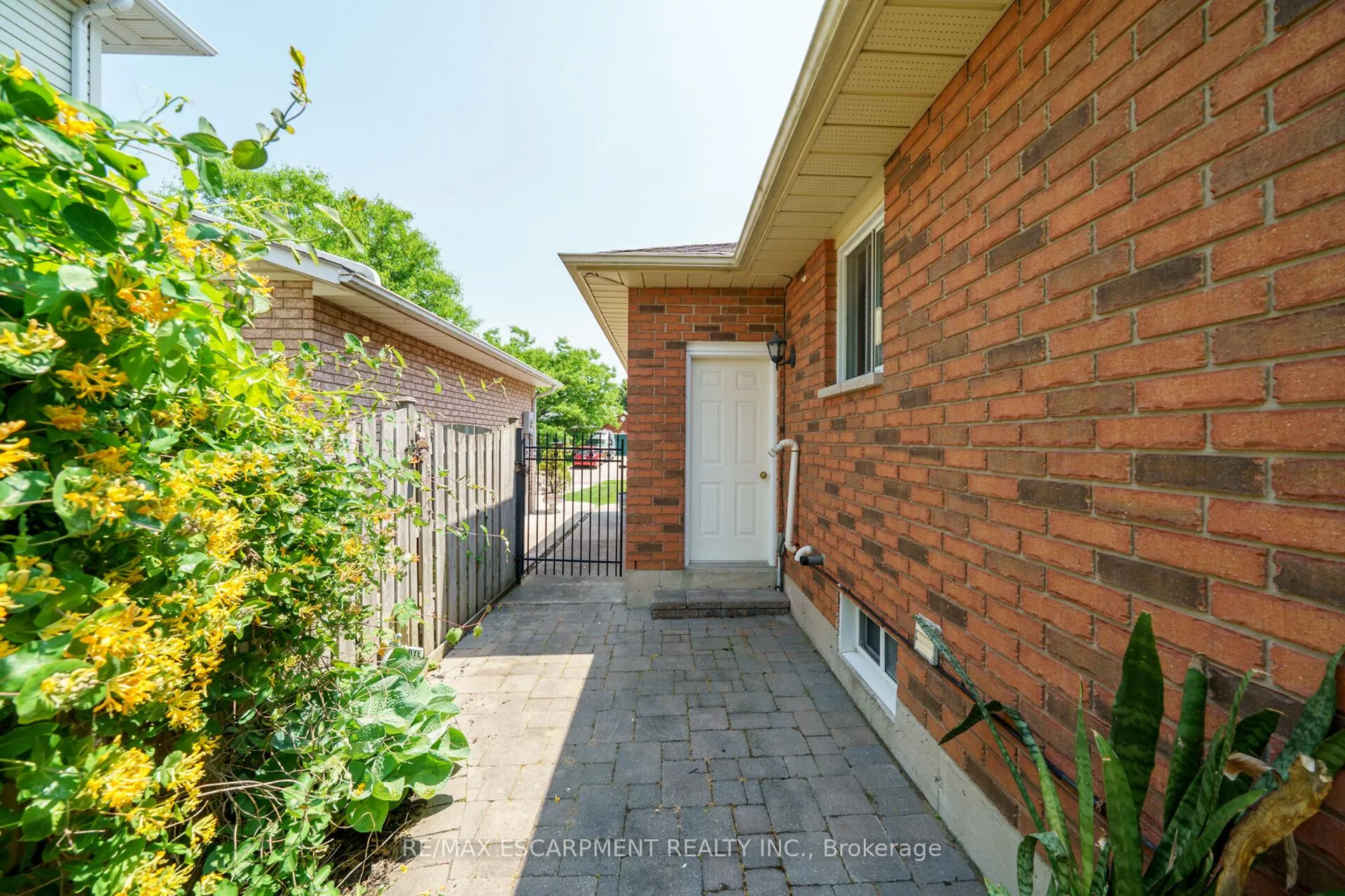 Photo 33 of 212 Alderlea Avenue, Hamilton, Allison — HOMEH