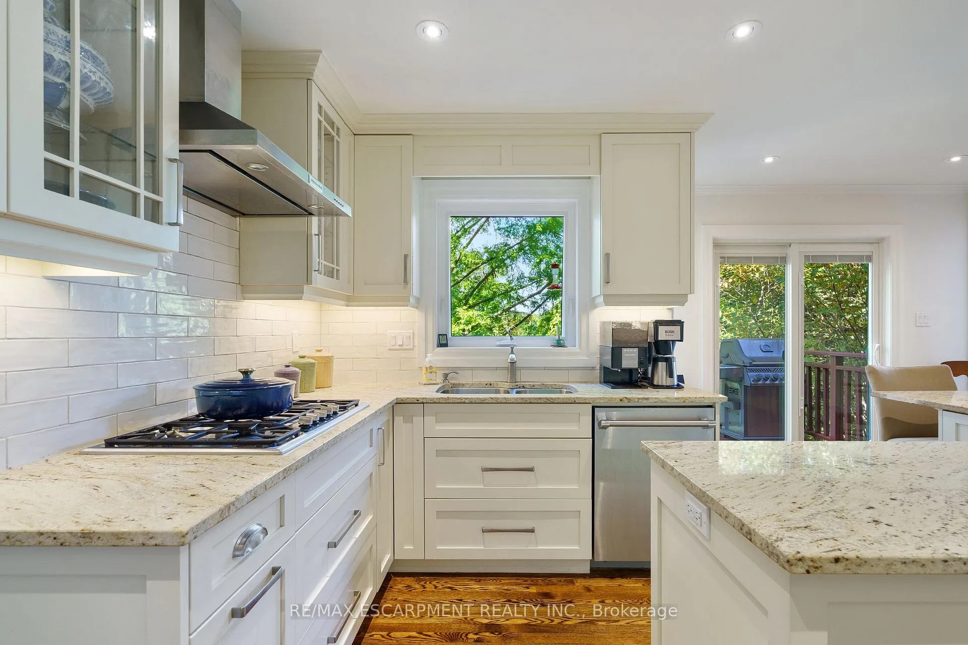 Photo 12 of 3 Maplehurst Ridge, Hamilton, Dundas — HOMEH