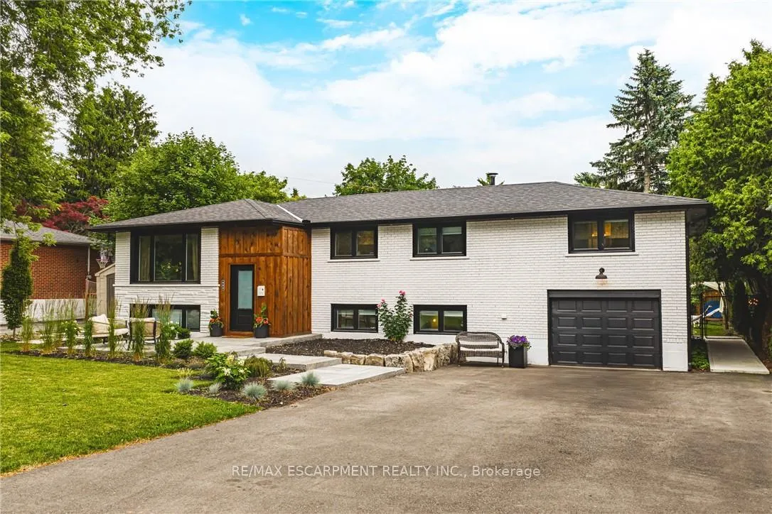 Photo 1 of 452 John Frederick Drive, Hamilton, Ancaster — HOMEH