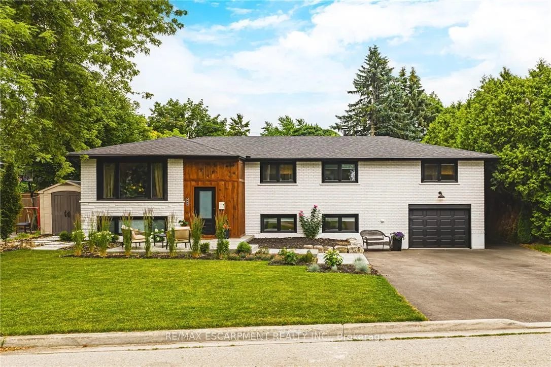 Photo 3 of 452 John Frederick Drive, Hamilton, Ancaster — HOMEH