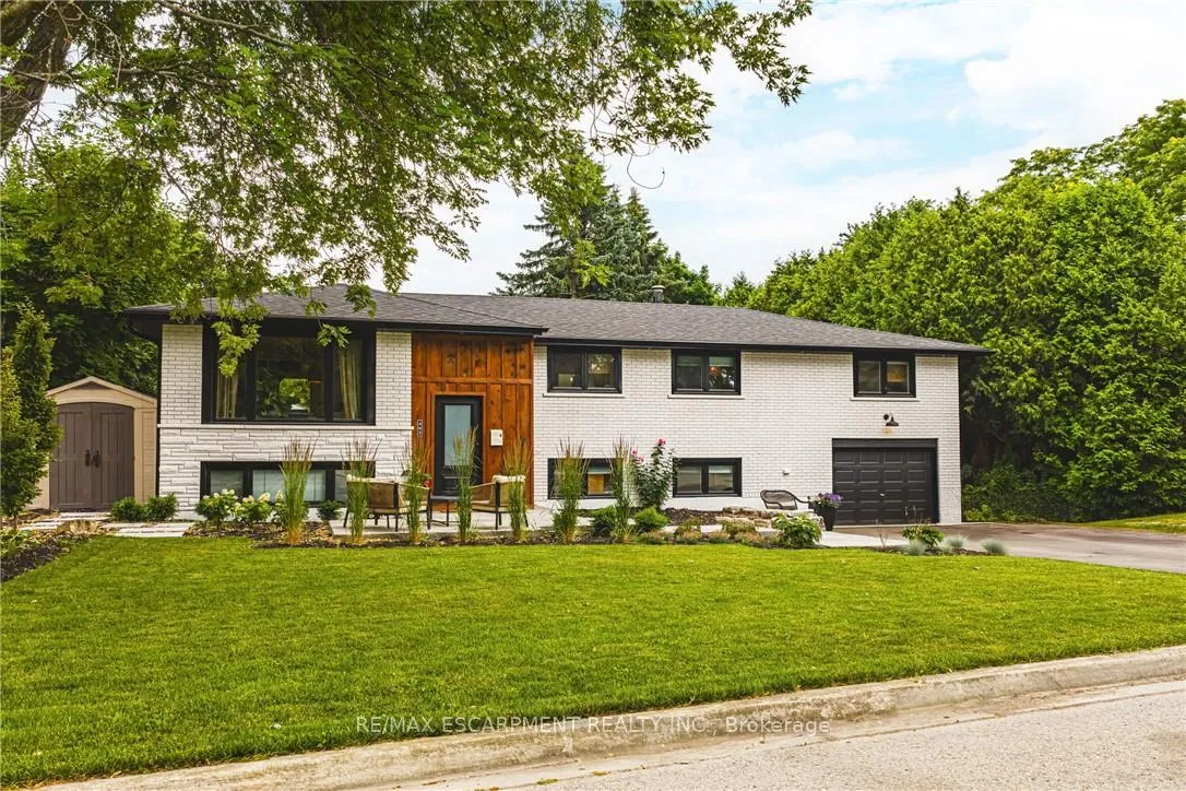 Photo 4 of 452 John Frederick Drive, Hamilton, Ancaster — HOMEH