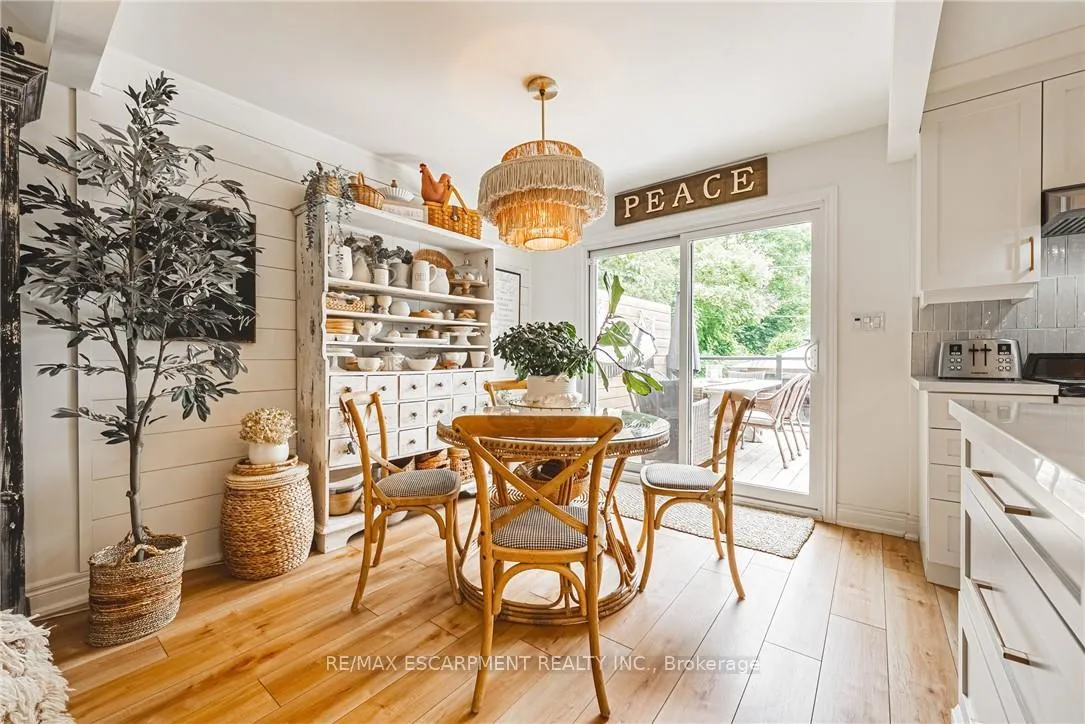 Photo 12 of 452 John Frederick Drive, Hamilton, Ancaster — HOMEH