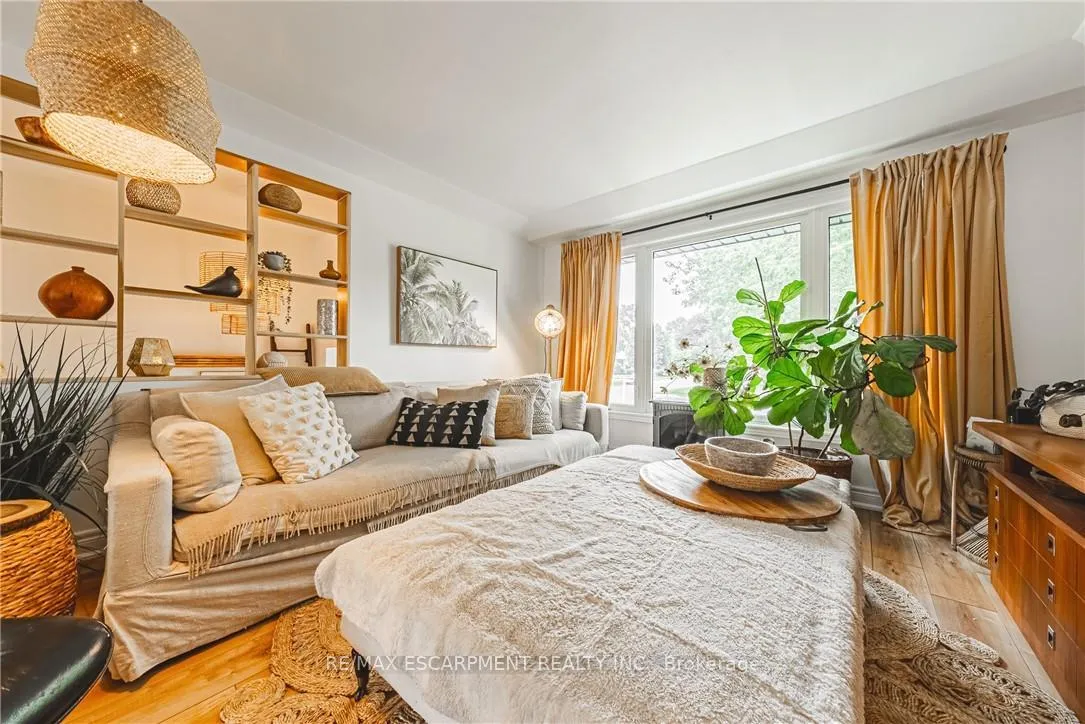 Photo 15 of 452 John Frederick Drive, Hamilton, Ancaster — HOMEH