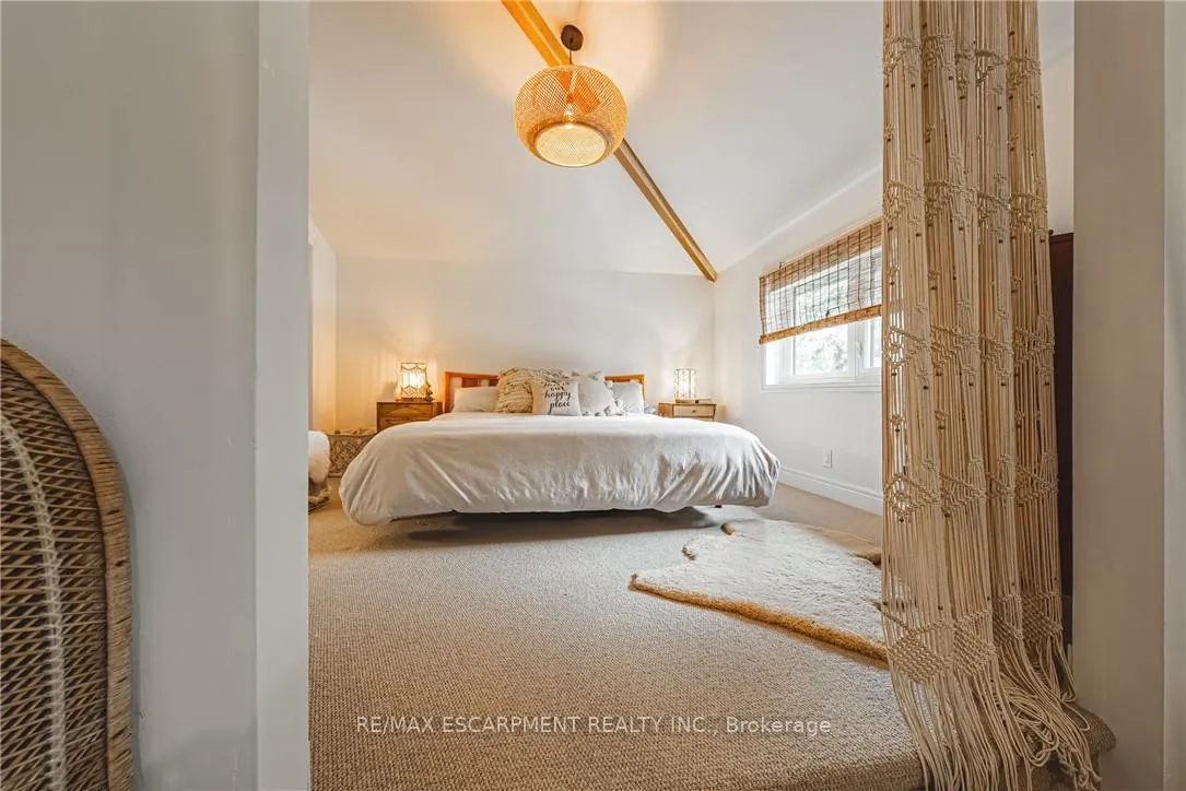 Photo 20 of 452 John Frederick Drive, Hamilton, Ancaster — HOMEH