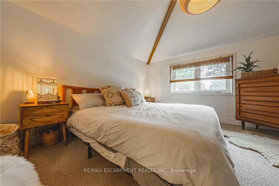 Photo 22 of 452 John Frederick Drive, Hamilton, Ancaster — HOMEH
