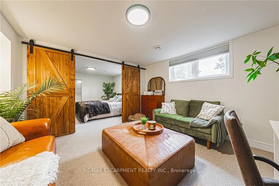 Photo 27 of 452 John Frederick Drive, Hamilton, Ancaster — HOMEH