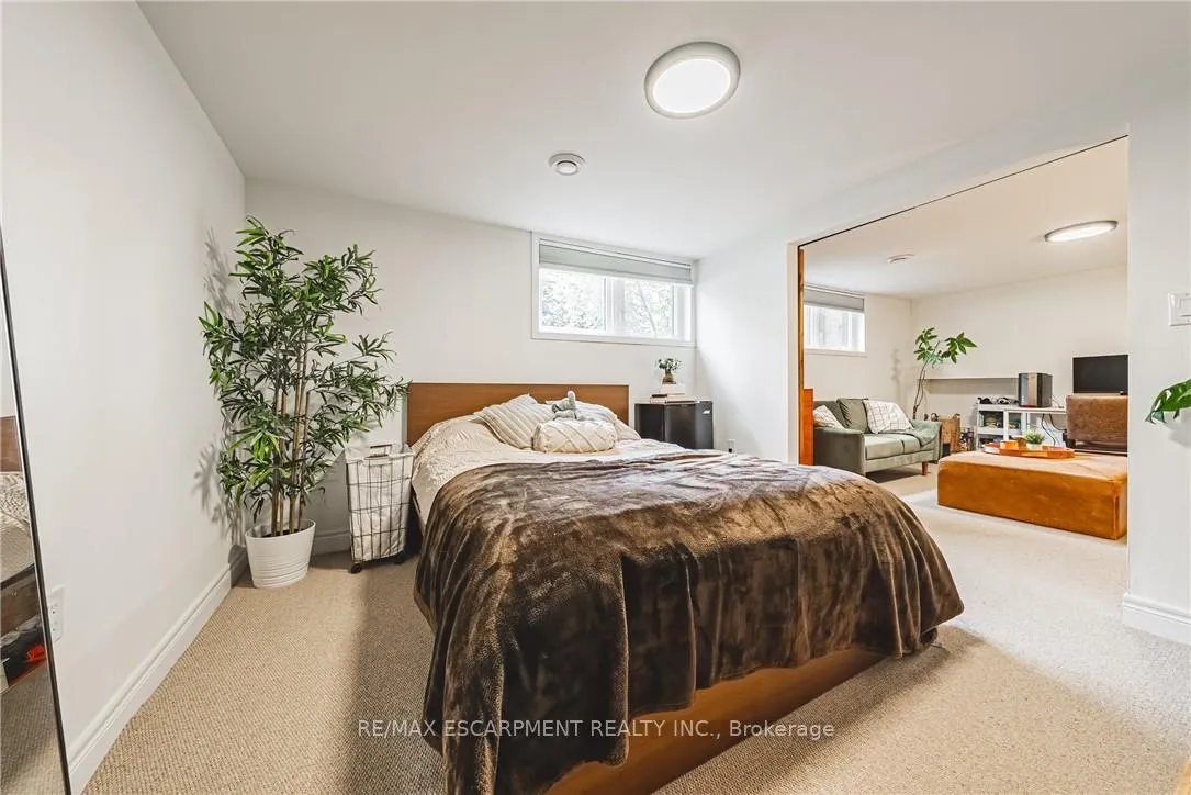 Photo 29 of 452 John Frederick Drive, Hamilton, Ancaster — HOMEH