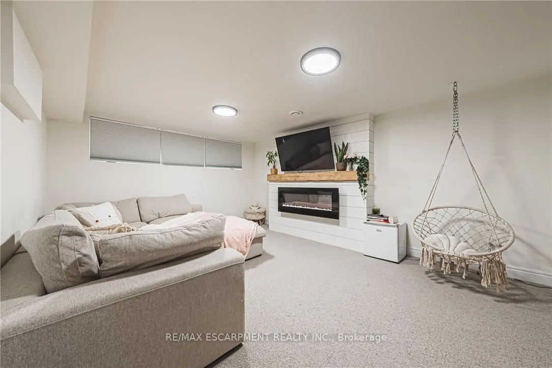 Photo 30 of 452 John Frederick Drive, Hamilton, Ancaster — HOMEH