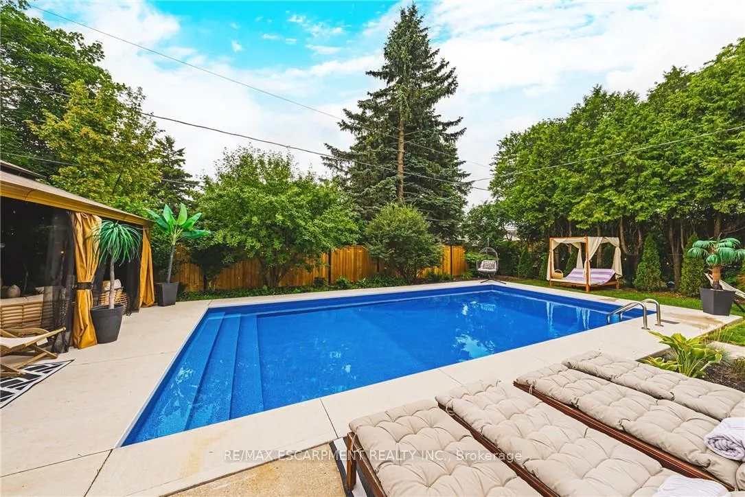Photo 37 of 452 John Frederick Drive, Hamilton, Ancaster — HOMEH