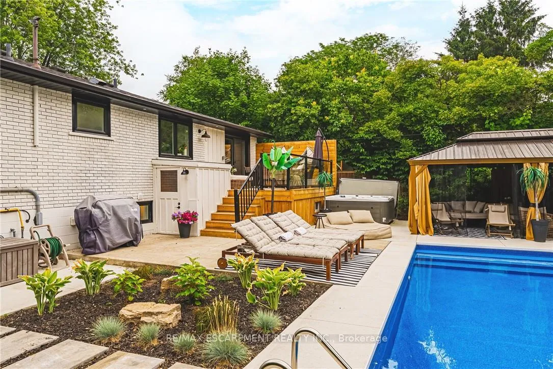 Photo 39 of 452 John Frederick Drive, Hamilton, Ancaster — HOMEH