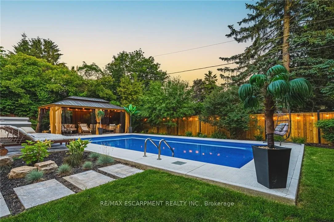 Photo 47 of 452 John Frederick Drive, Hamilton, Ancaster — HOMEH