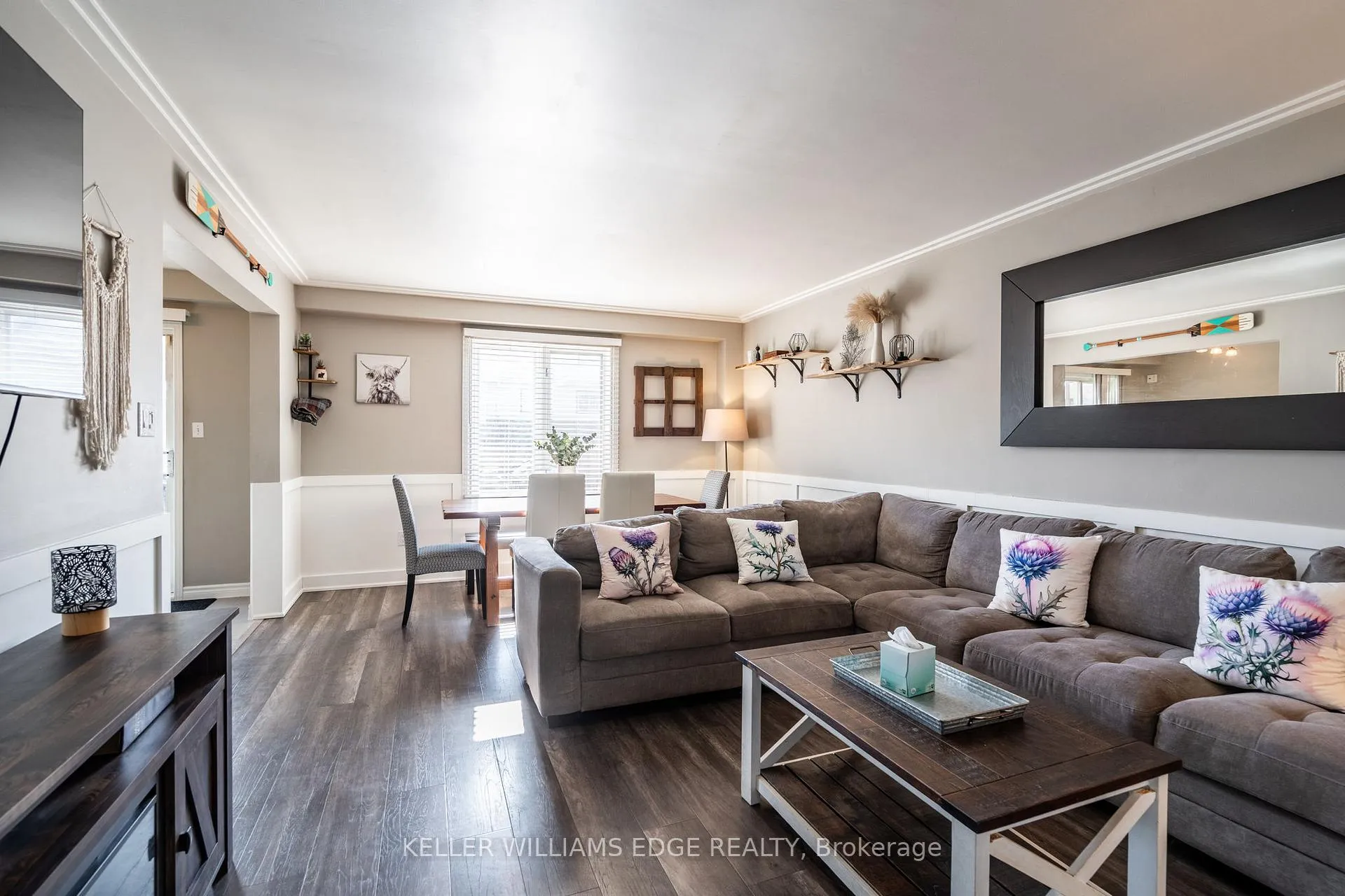 Photo 6 of 2 Bronte Court, Hamilton, Waterdown — HOMEH