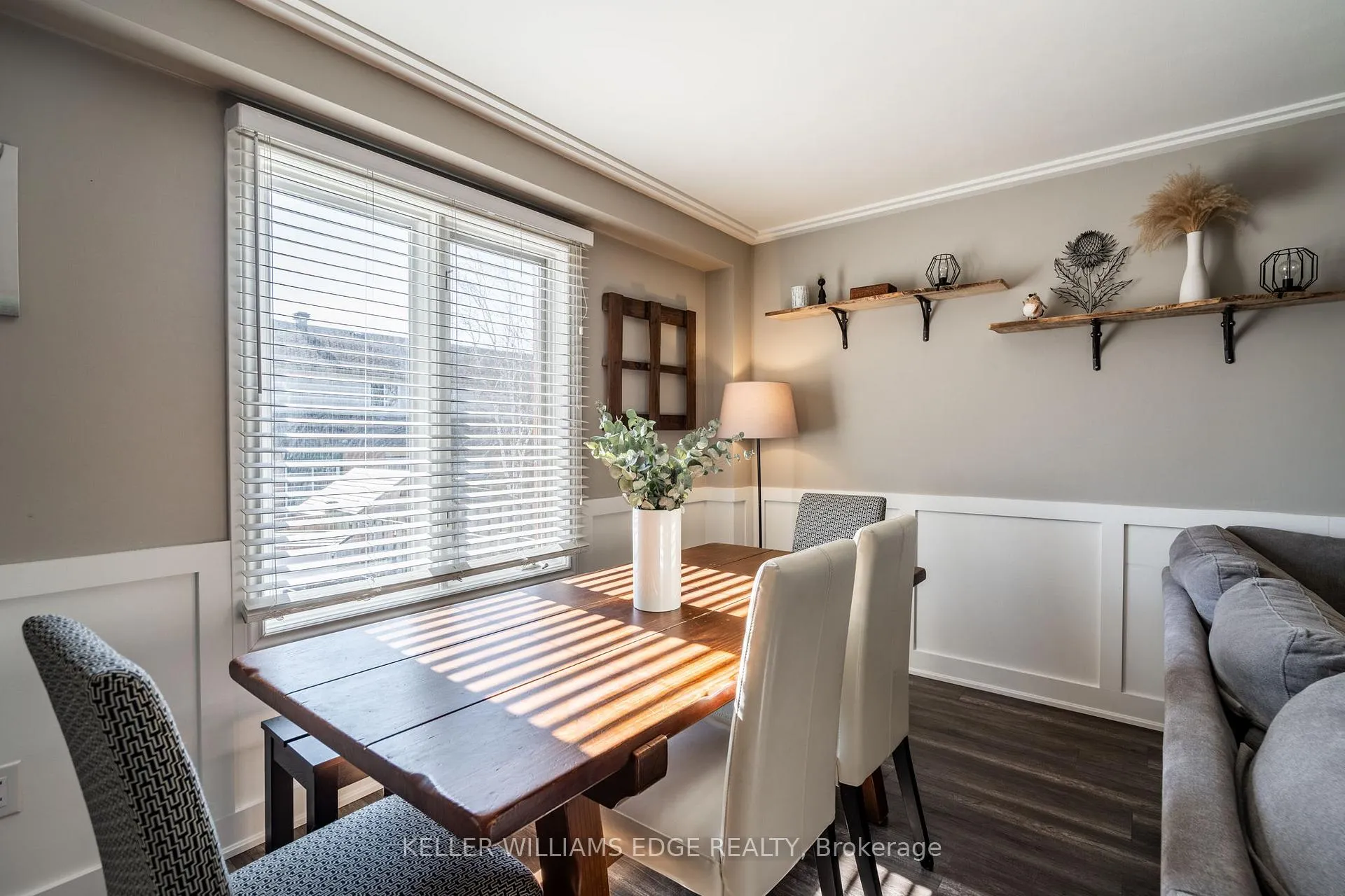 Photo 9 of 2 Bronte Court, Hamilton, Waterdown — HOMEH