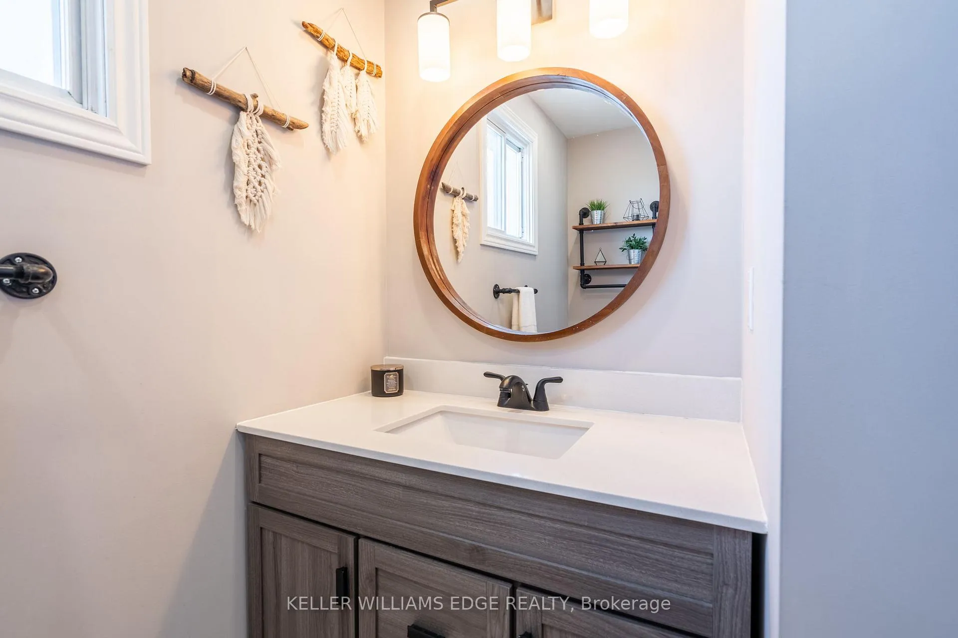 Photo 22 of 2 Bronte Court, Hamilton, Waterdown — HOMEH