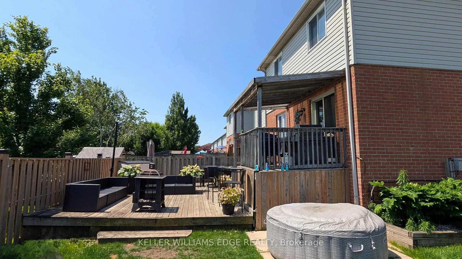 Photo 31 of 2 Bronte Court, Hamilton, Waterdown — HOMEH
