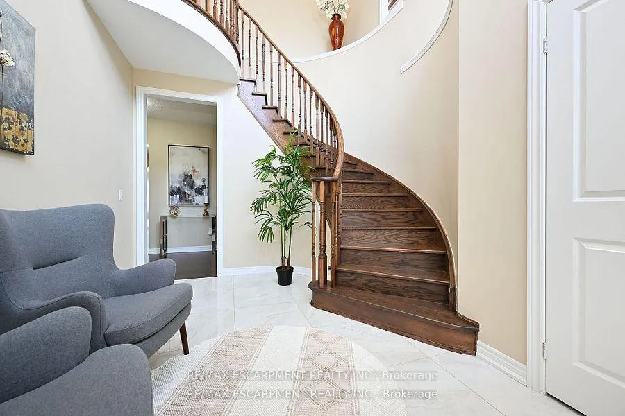 Photo 2 of 71 Chaumont Drive, Hamilton, Stoney Creek — HOMEH