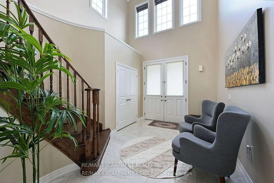 Photo 3 of 71 Chaumont Drive, Hamilton, Stoney Creek — HOMEH