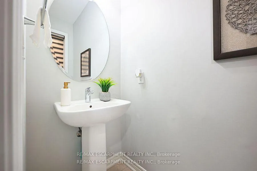 Photo 5 of 71 Chaumont Drive, Hamilton, Stoney Creek — HOMEH
