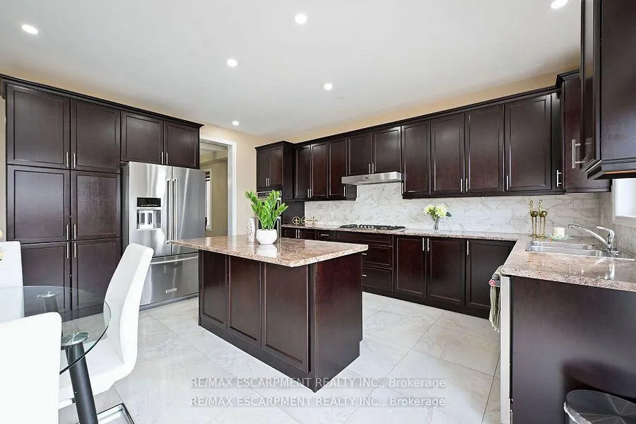 Photo 9 of 71 Chaumont Drive, Hamilton, Stoney Creek — HOMEH