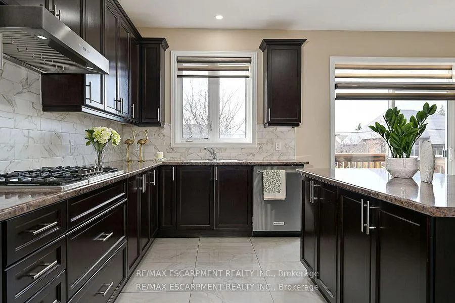 Photo 12 of 71 Chaumont Drive, Hamilton, Stoney Creek — HOMEH