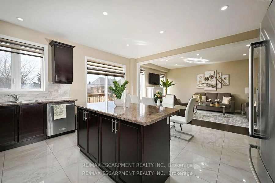 Photo 14 of 71 Chaumont Drive, Hamilton, Stoney Creek — HOMEH