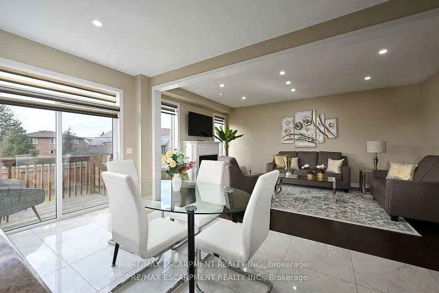 Photo 15 of 71 Chaumont Drive, Hamilton, Stoney Creek — HOMEH
