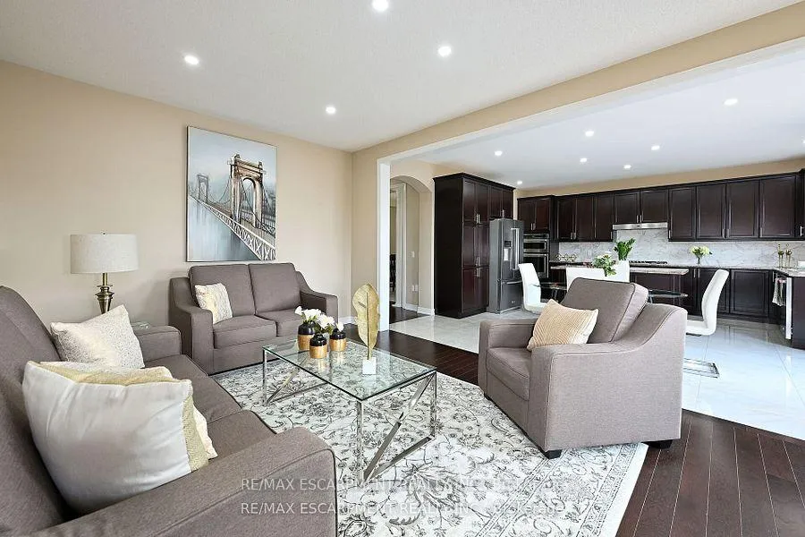 Photo 19 of 71 Chaumont Drive, Hamilton, Stoney Creek — HOMEH