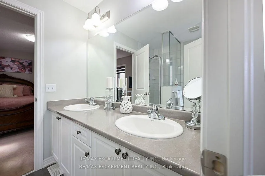 Photo 35 of 71 Chaumont Drive, Hamilton, Stoney Creek — HOMEH