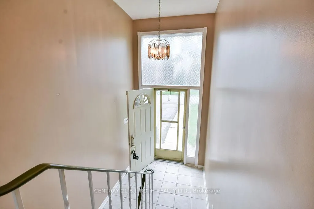 Photo 3 of 157 Peel Street, Barrie, Wellington — HOMEH