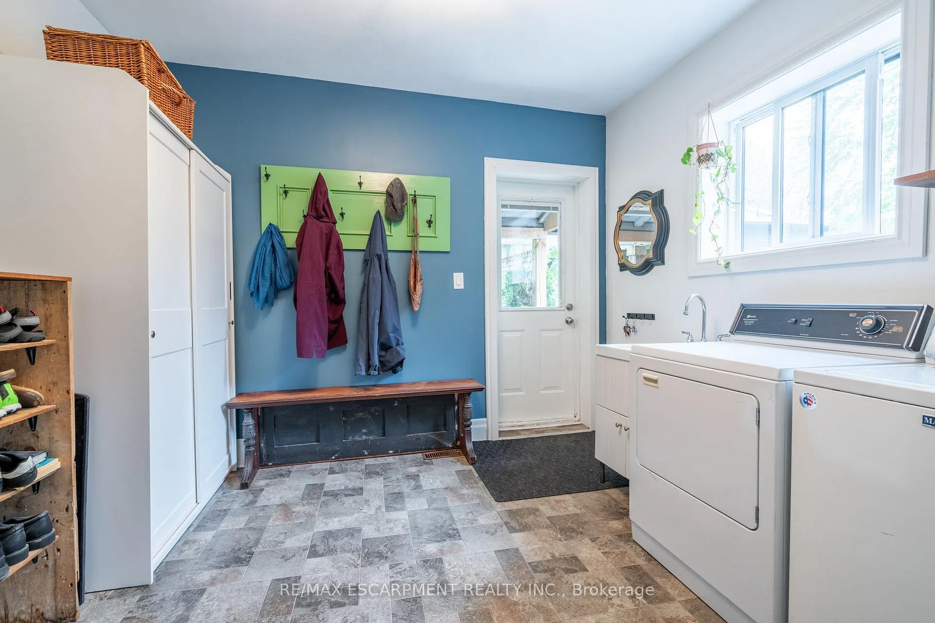 Photo 14 of 52 Barton Street W, Hamilton, Strathcona — HOMEH