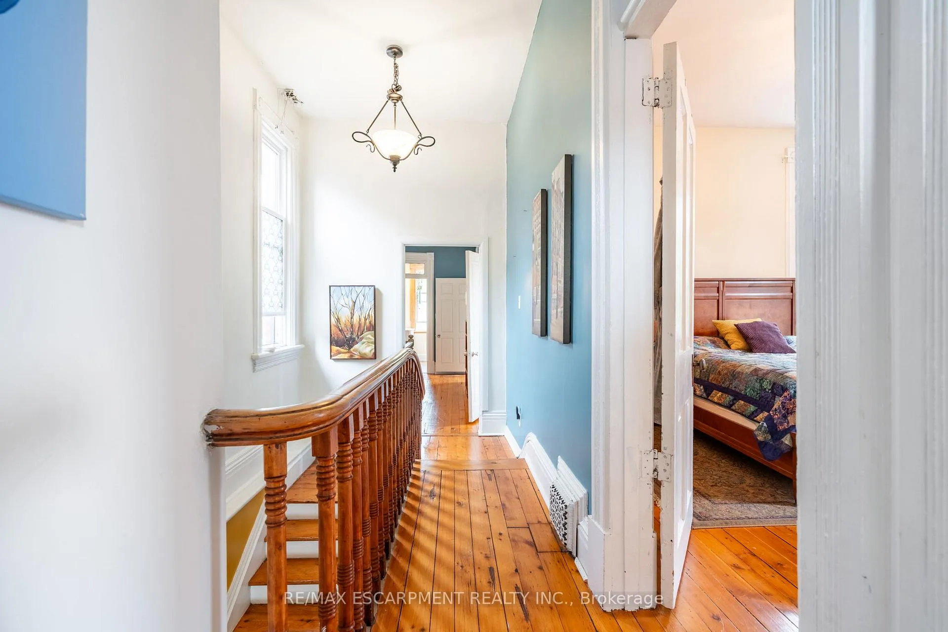 Photo 15 of 52 Barton Street W, Hamilton, Strathcona — HOMEH