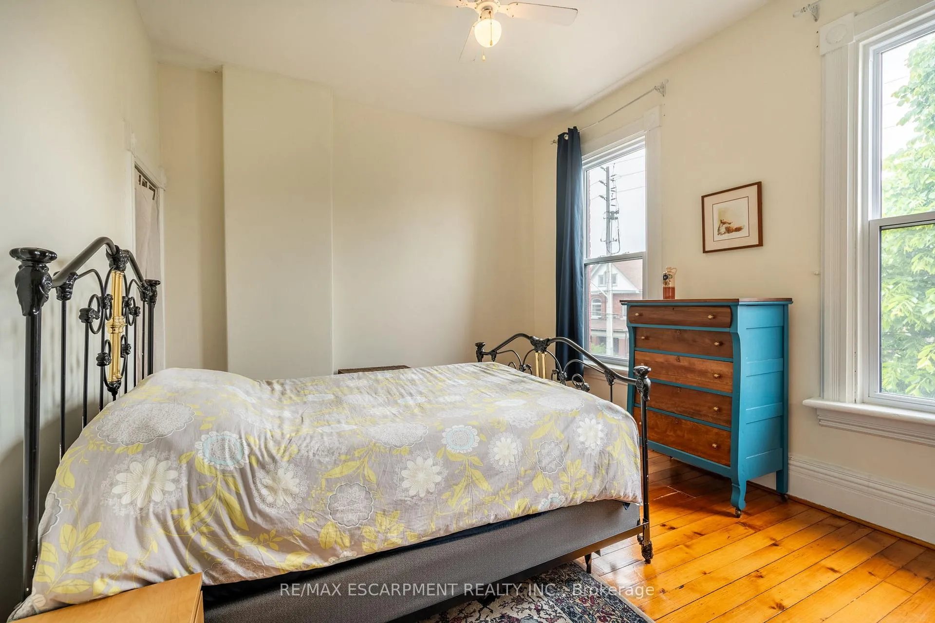 Photo 17 of 52 Barton Street W, Hamilton, Strathcona — HOMEH