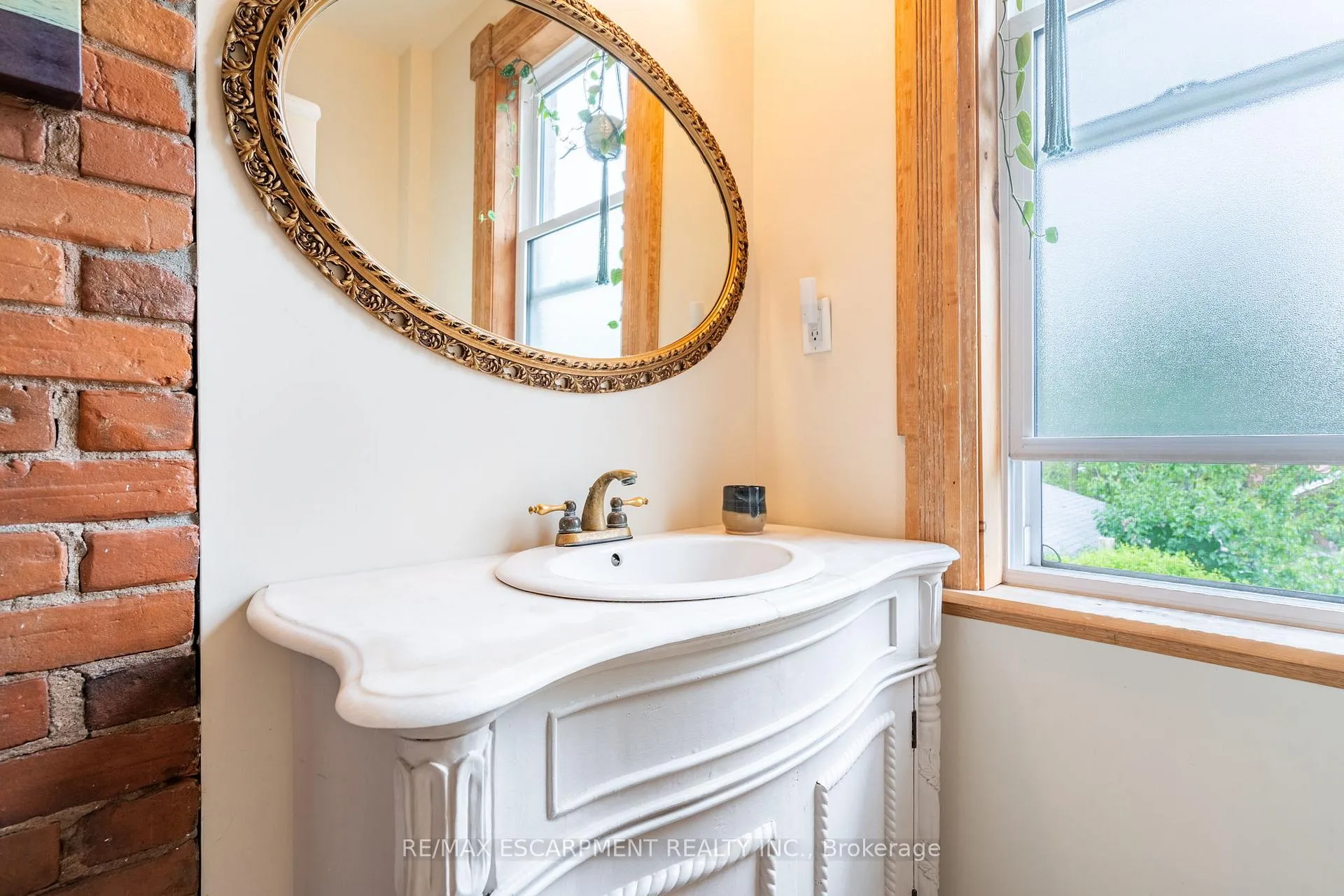 Photo 22 of 52 Barton Street W, Hamilton, Strathcona — HOMEH
