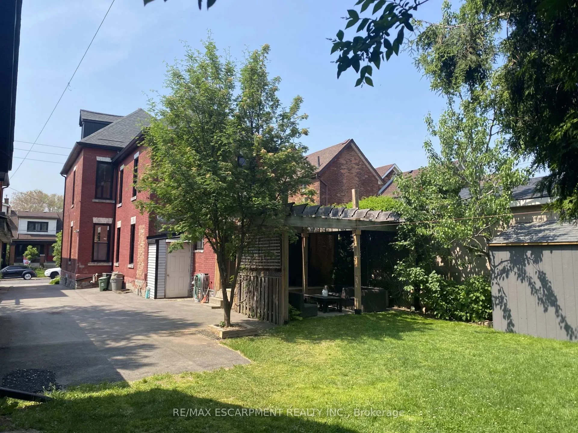 Photo 43 of 52 Barton Street W, Hamilton, Strathcona — HOMEH