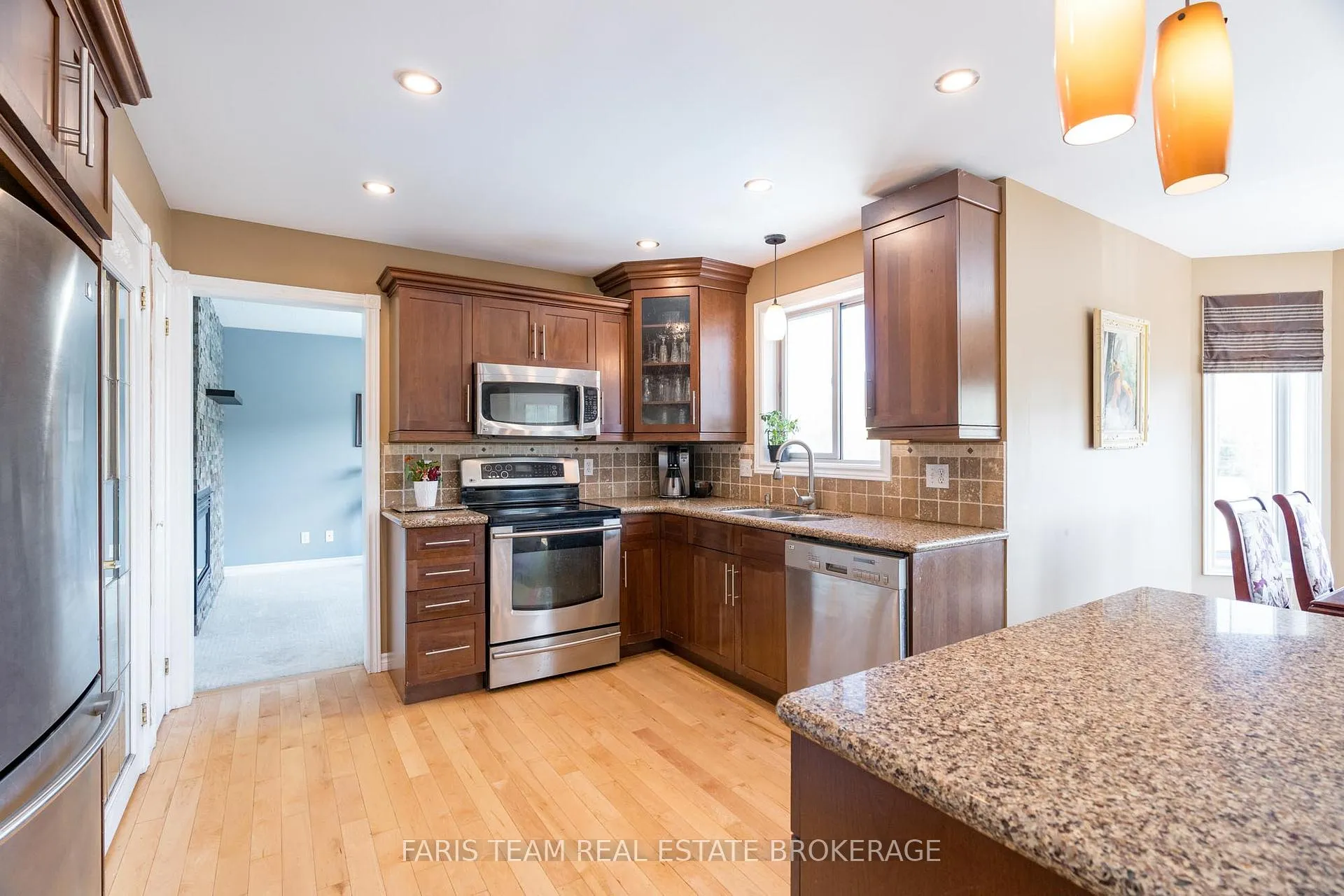 Photo 6 of 36 Marlow Circle, Springwater, Hillsdale — HOMEH