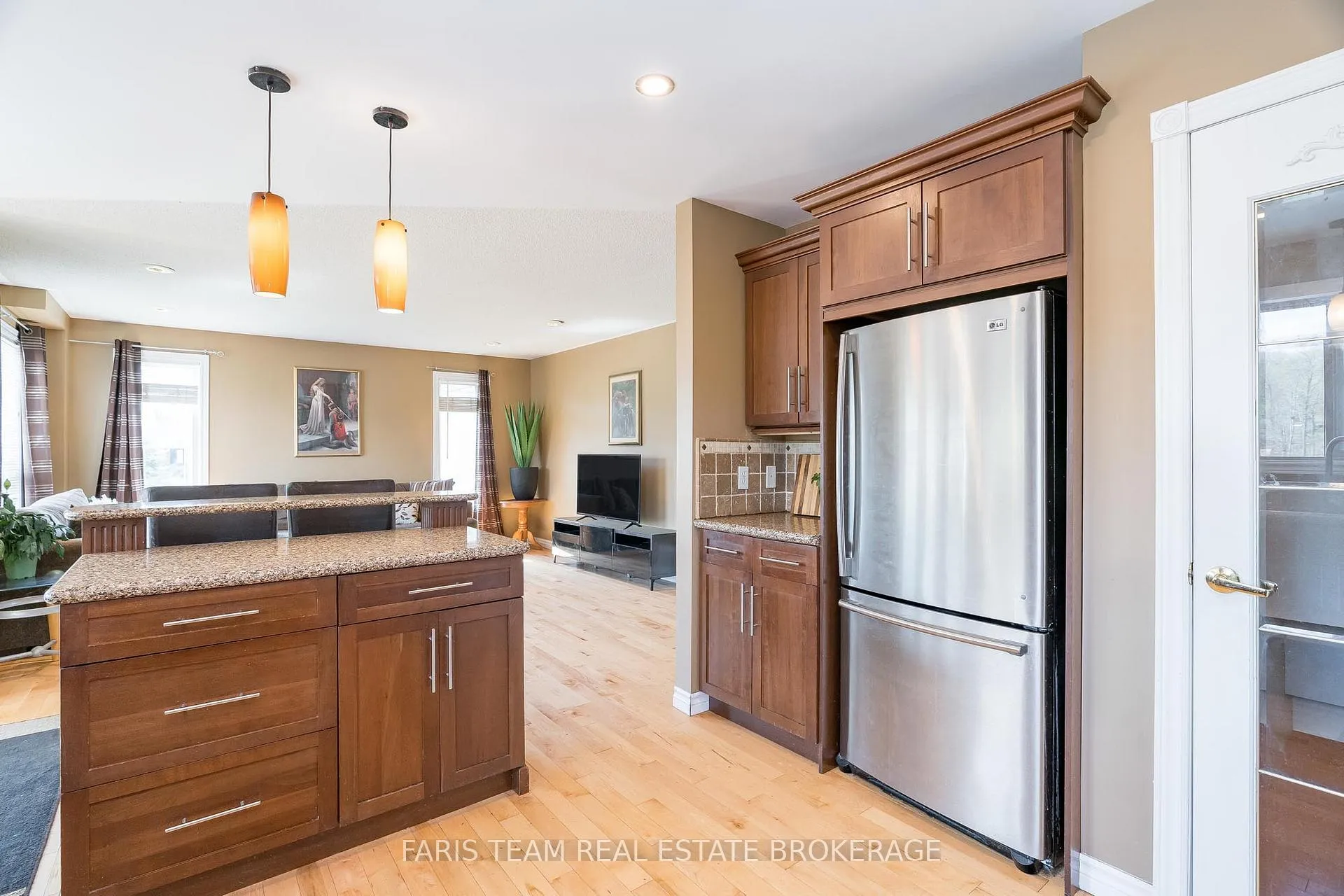 Photo 8 of 36 Marlow Circle, Springwater, Hillsdale — HOMEH