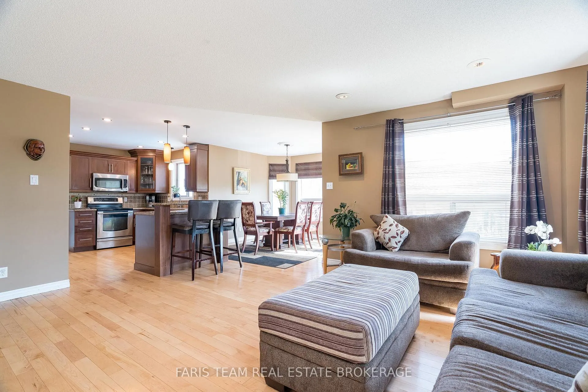 Photo 11 of 36 Marlow Circle, Springwater, Hillsdale — HOMEH