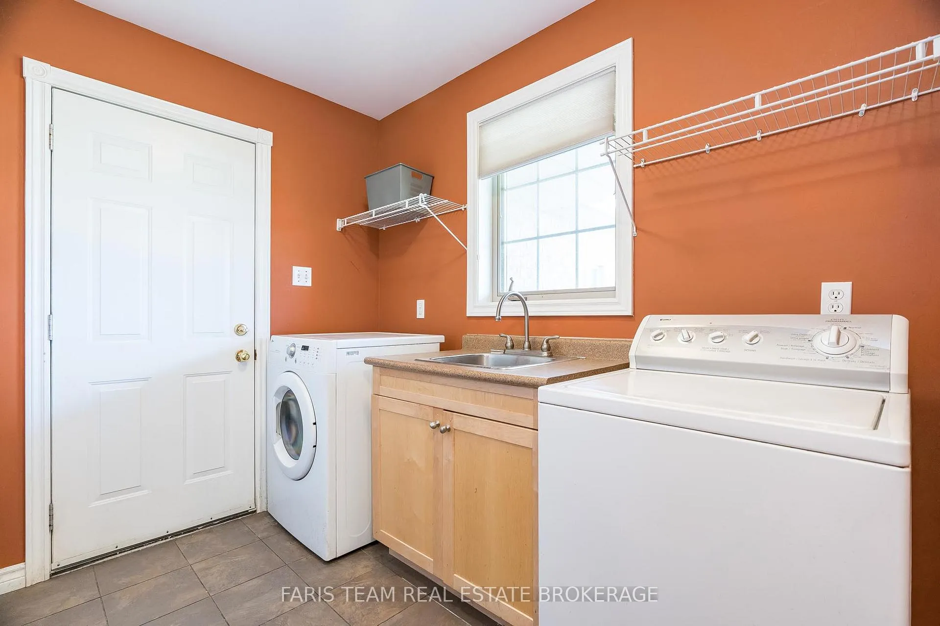 Photo 16 of 36 Marlow Circle, Springwater, Hillsdale — HOMEH