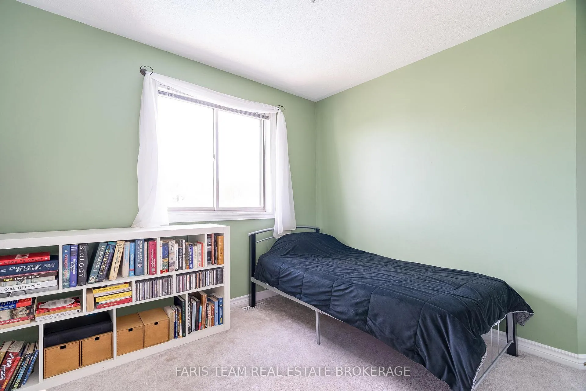 Photo 21 of 36 Marlow Circle, Springwater, Hillsdale — HOMEH