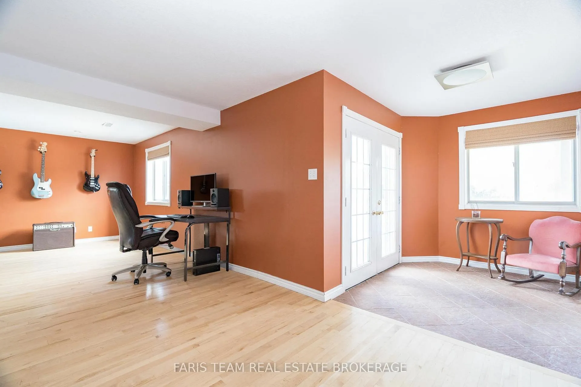 Photo 26 of 36 Marlow Circle, Springwater, Hillsdale — HOMEH