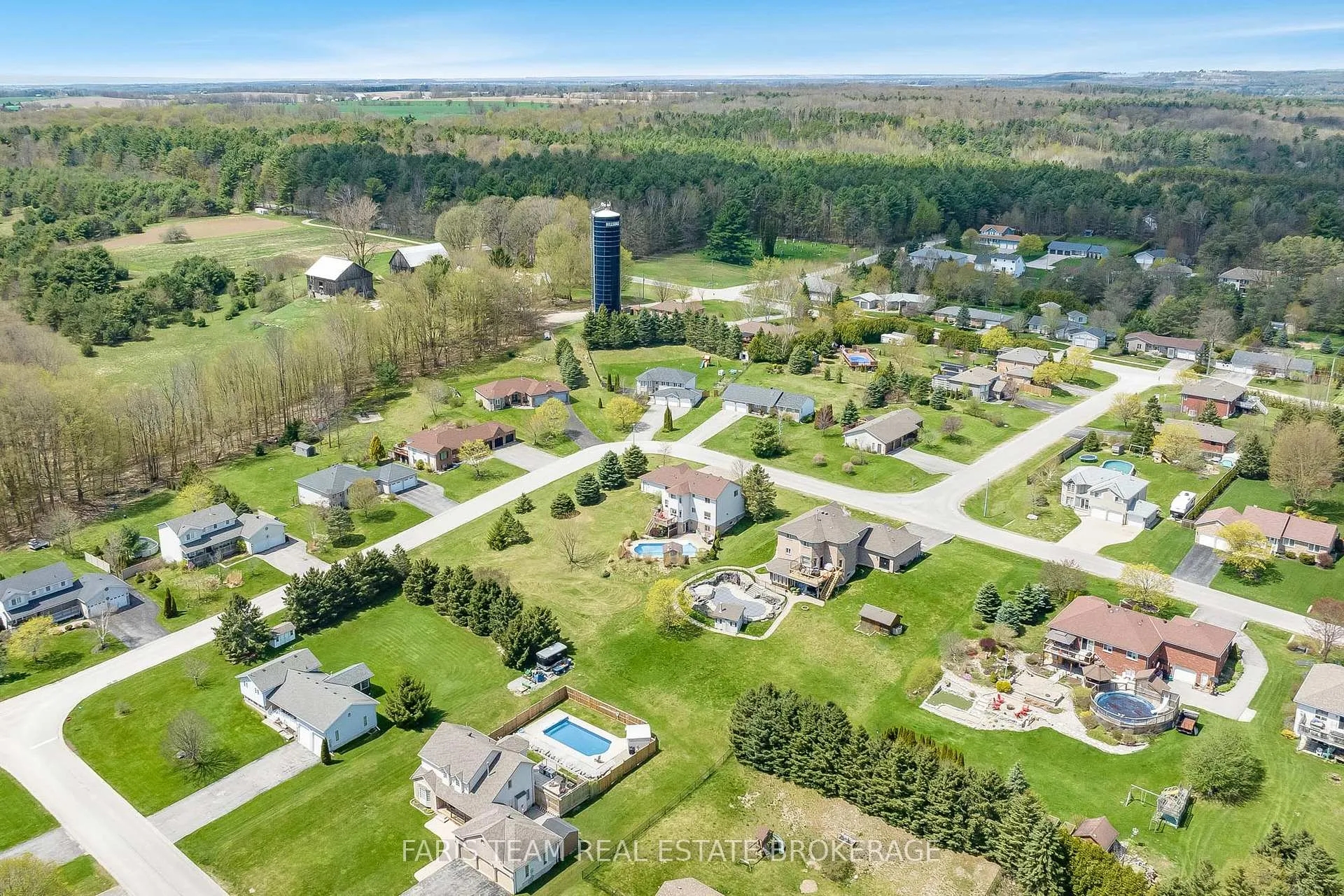 Photo 33 of 36 Marlow Circle, Springwater, Hillsdale — HOMEH