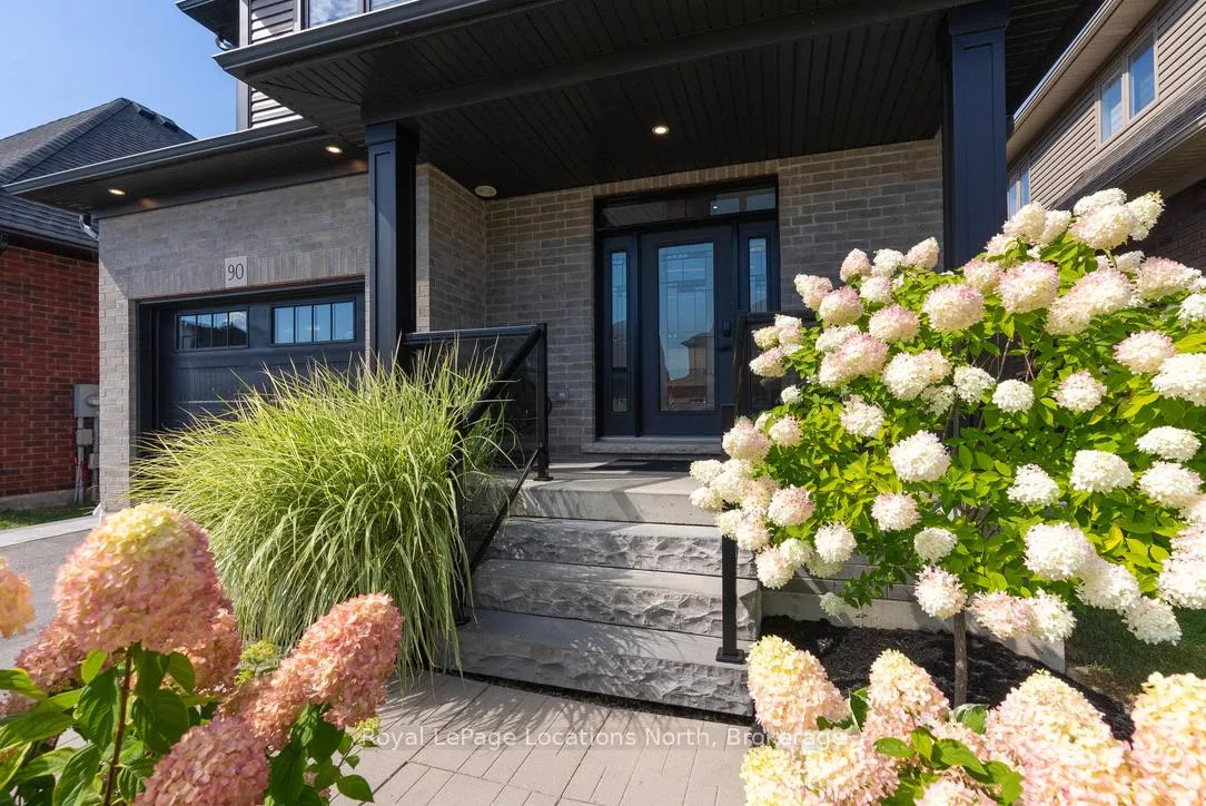 Photo 3 of 90 McLean Avenue, Collingwood — HOMEH
