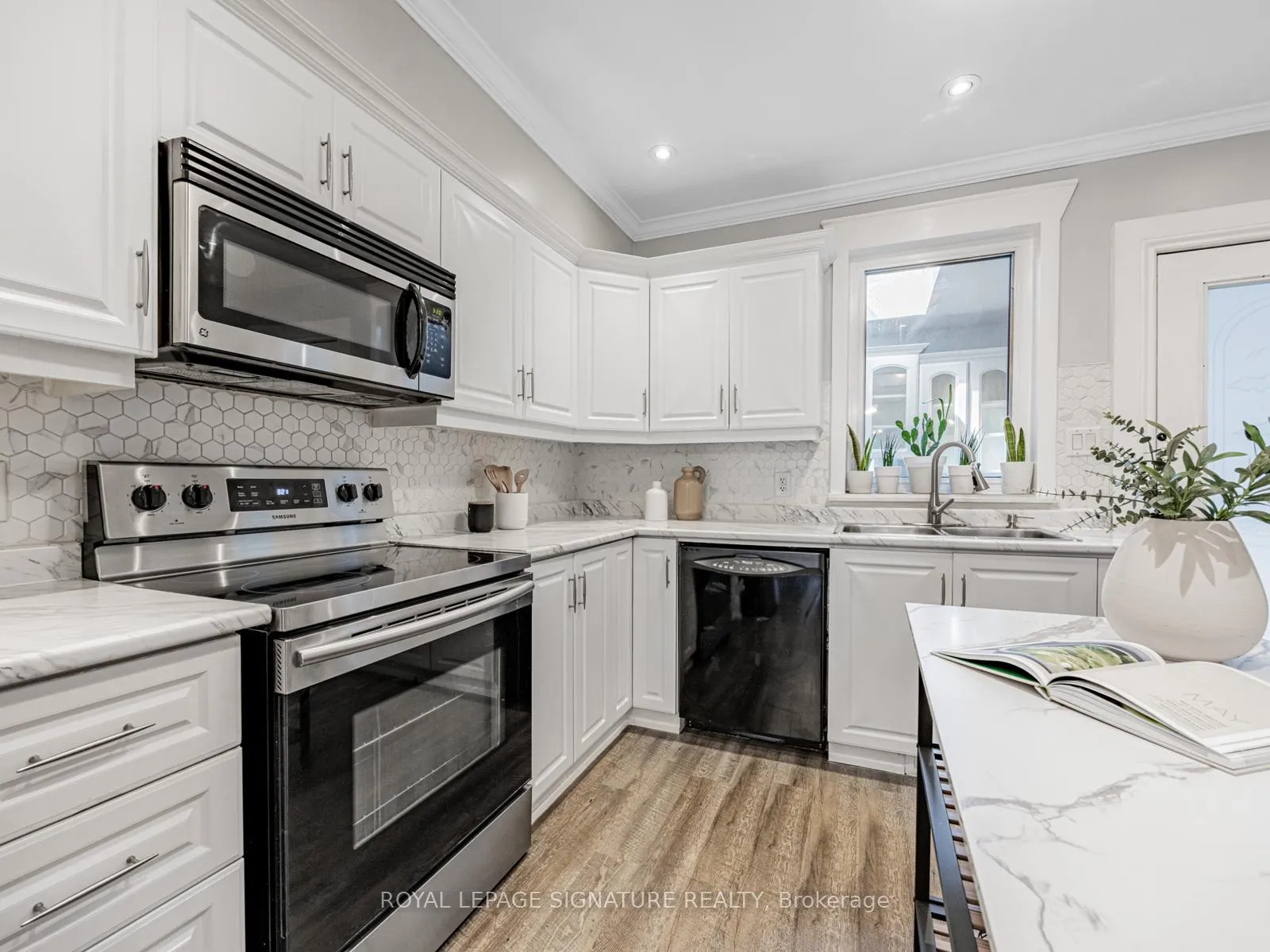 Photo 16 of 88 Cloverlawn Avenue, Toronto, Oakwood Village — HOMEH