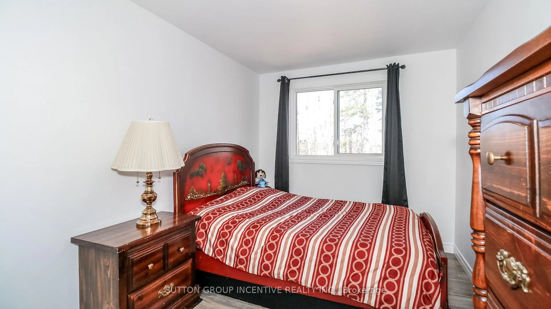 Photo 13 of 220 Letitia Street, Barrie, Letitia Heights — HOMEH