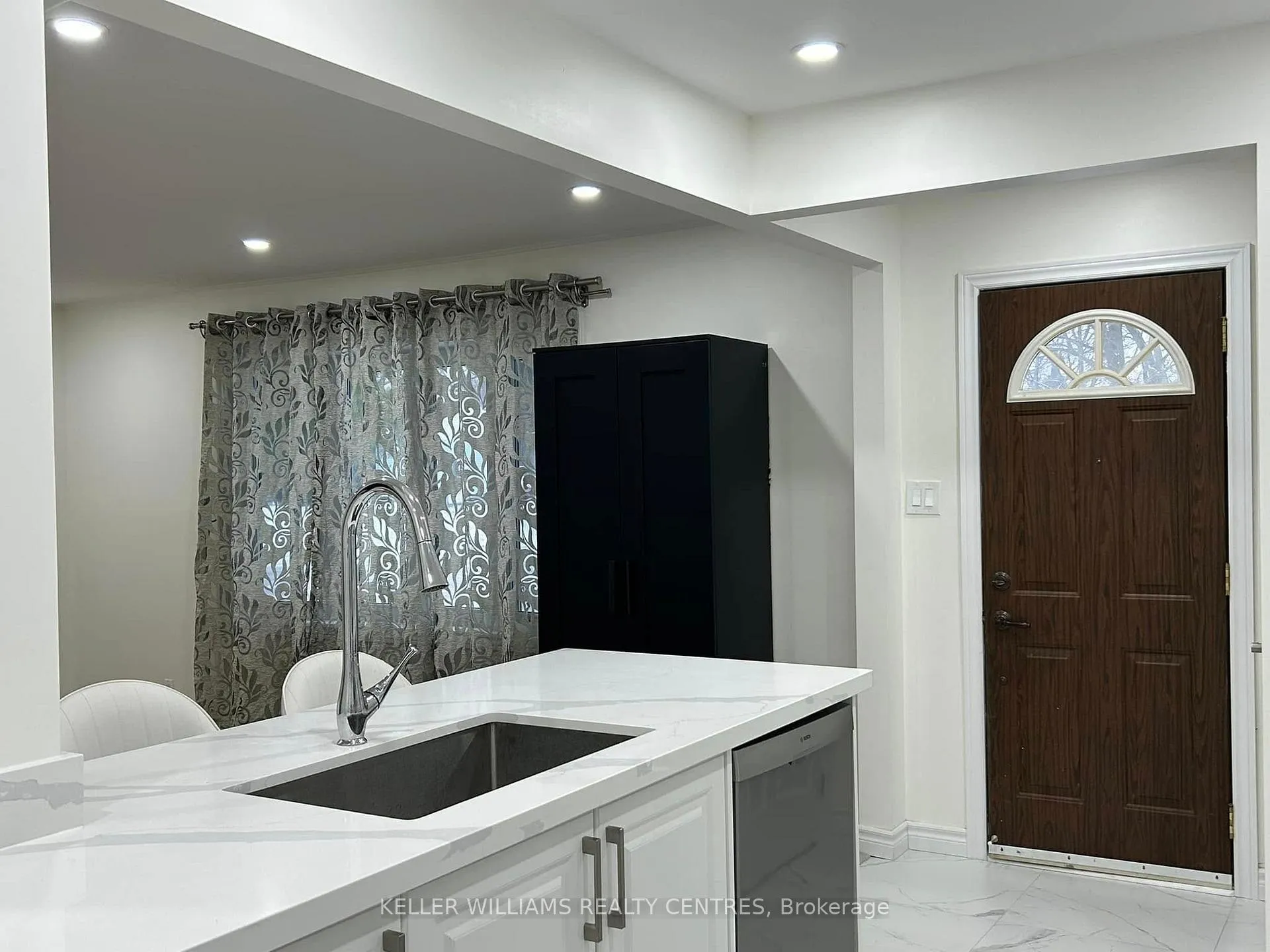 Photo 5 of 104 Gunn Street, Barrie, Wellington — HOMEH