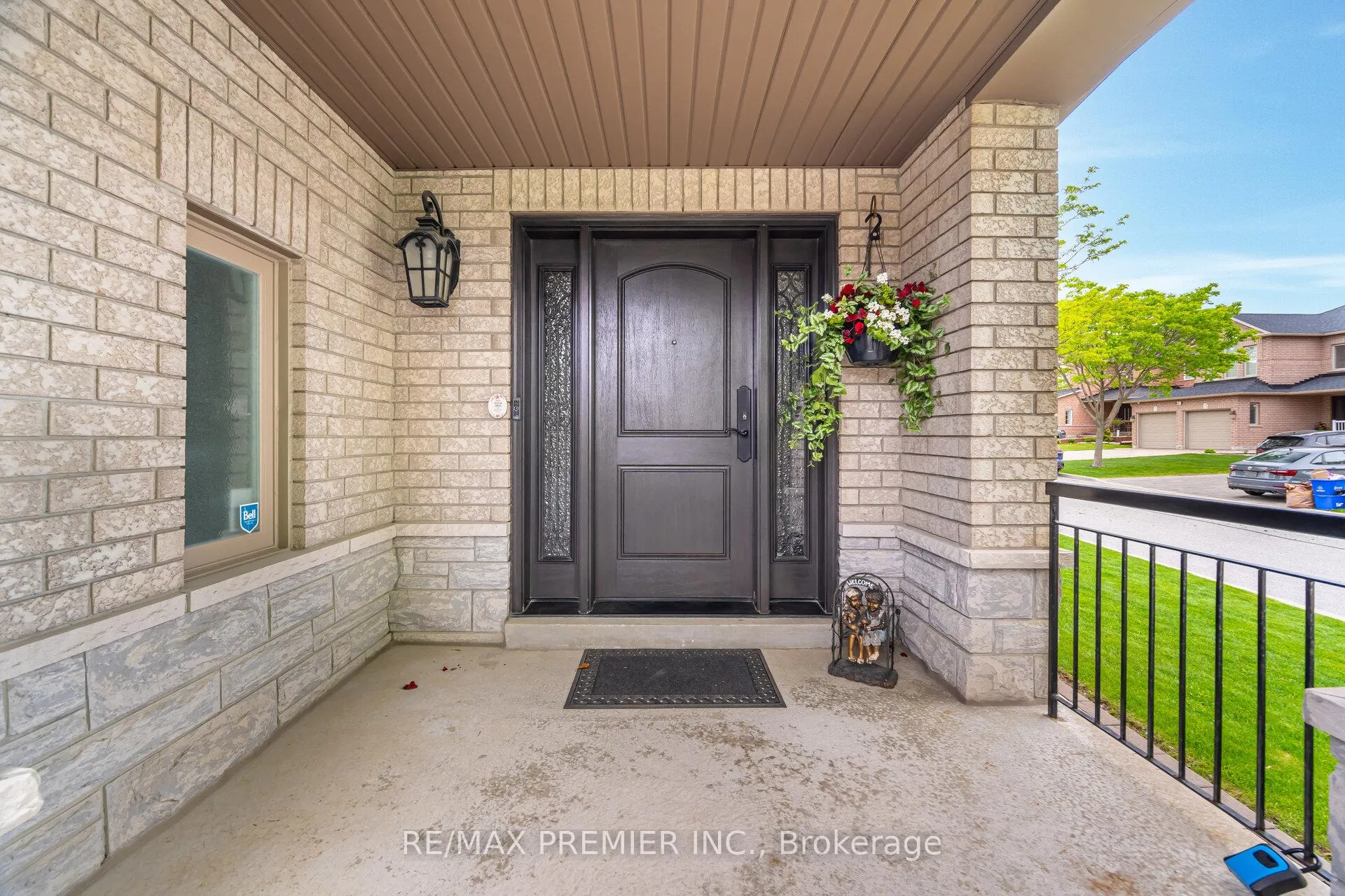 Photo 6 of 1 Crown Crescent, Vaughan, Sonoma Heights — HOMEH